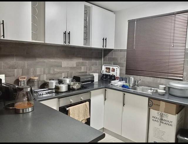 1 BEDROOM APARTMENT TO LET IN CHURCHILL ESTATE